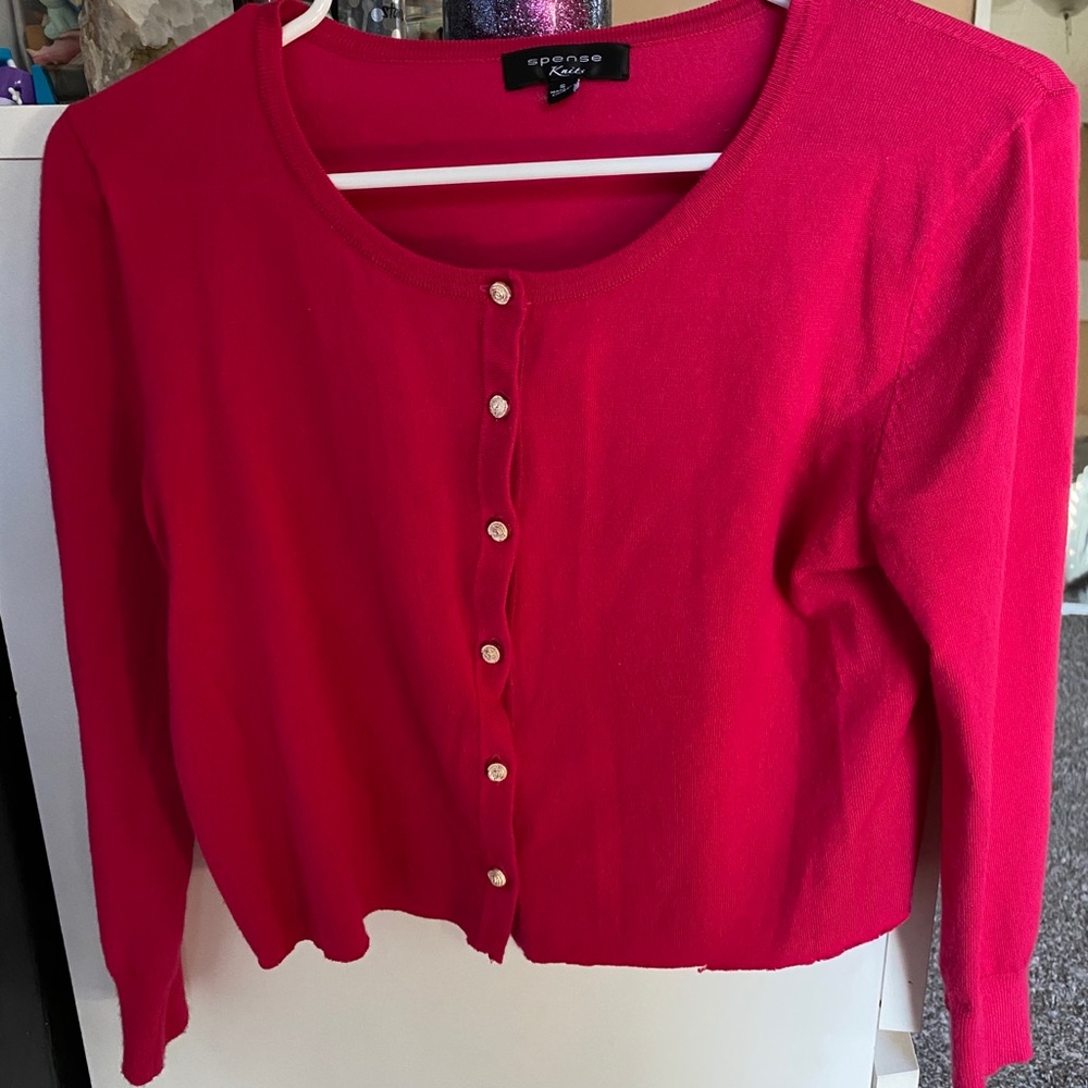 Cropped fitted cardigan button up